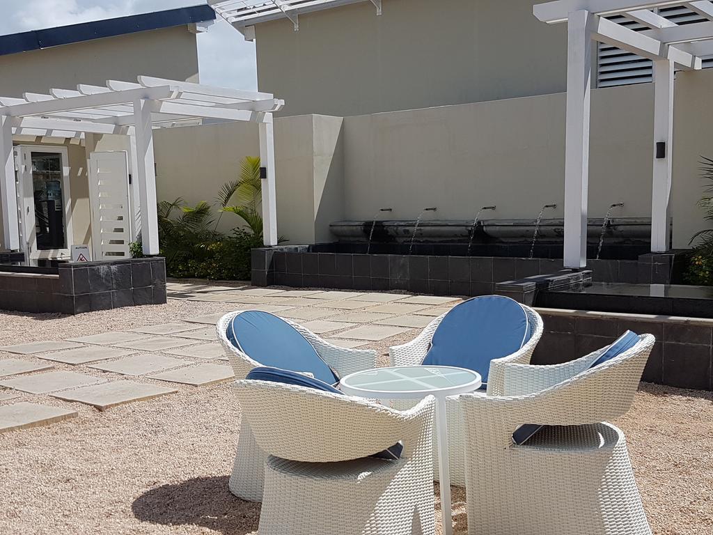 Azuri Apartment With Beach, Pools, Gym, Shops, Restaurants, Spa, Boat Activities, Tennis &Paddle Court, Kids Corner Roches Noires Extérieur photo